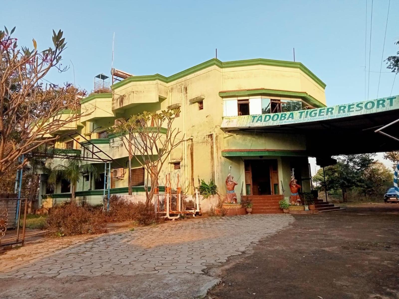 Oyo Flagship Tadoba Tiger Resort Mohurli Luaran gambar